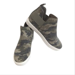 Soda camo slip-on sneakers, gym shoes, size 9